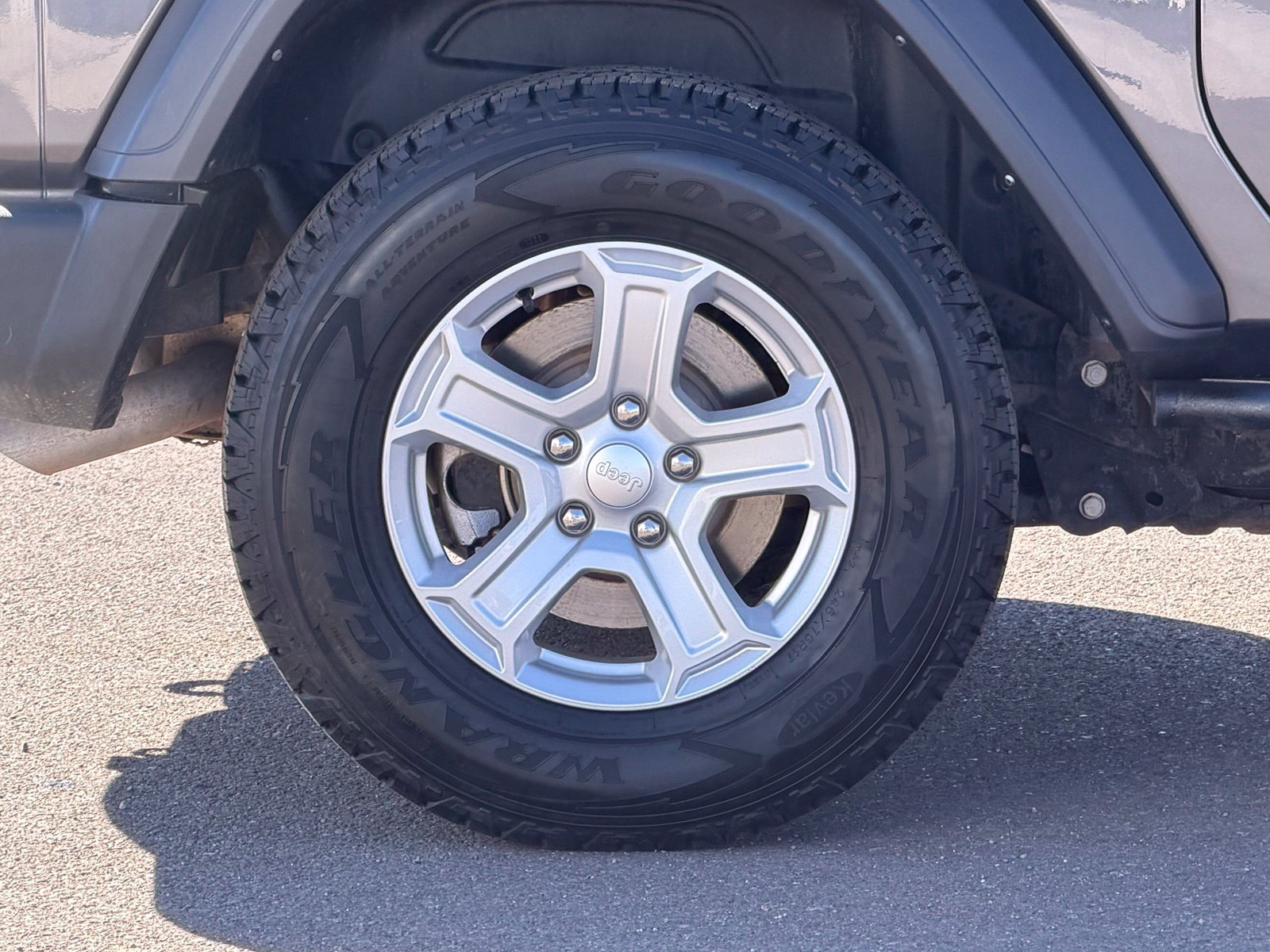 Used 2023 Jeep Wrangler Sport AWD/4WD image 9