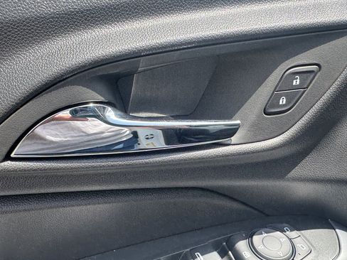 New 2026 Chevrolet Trax LS w/ LS Convenience Package FWD image 17