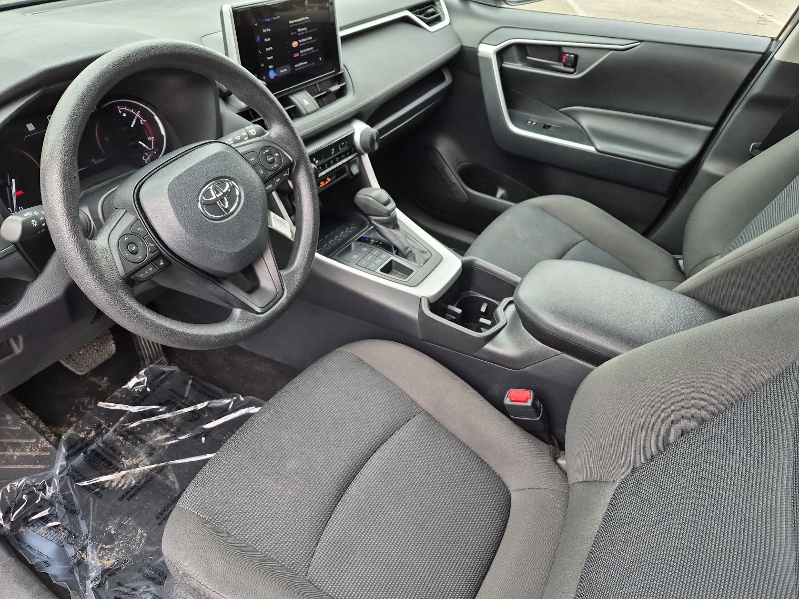 Used 2025 Toyota RAV4 LE AWD/4WD image 9