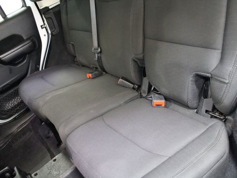 Used 2020 Jeep Wrangler Unlimited Willys image 16