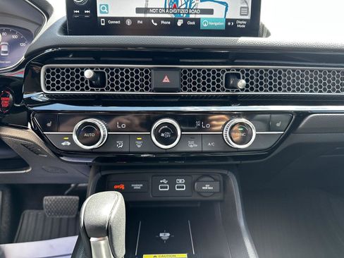 Certified 2024 Honda Civic Touring image 17