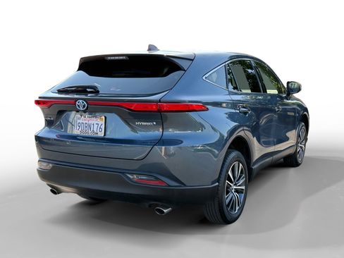 Used 2022 Toyota Venza image 5