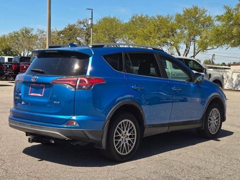 Used 2017 Toyota RAV4 XLE image 5