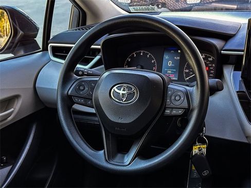 Certified 2025 Toyota Corolla LE image 27