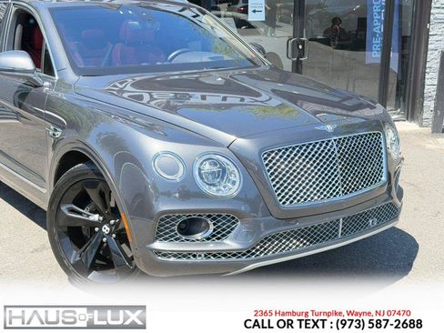 Used 2017 Bentley Bentayga AWD/4WD image 3