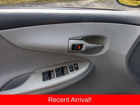 Used 2013 Toyota Corolla LE FWD image 21