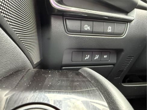 Used 2025 MAZDA MAZDA3 s FWD image 17
