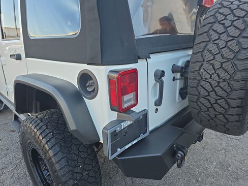 Used 2017 Jeep Wrangler Unlimited Sport w/ Quick Order Package 24S AWD/4WD image 32