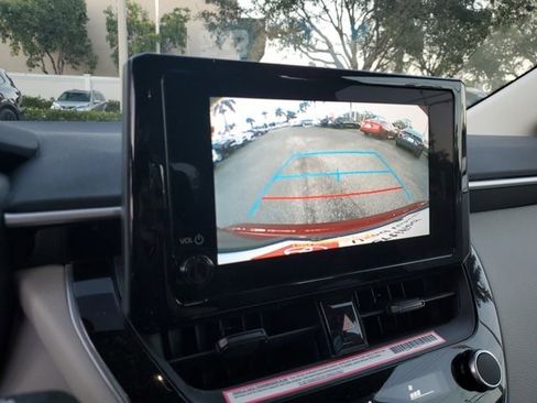 Used 2024 Toyota Corolla LE image 23