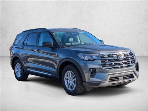 New 2025 Ford Explorer Active w/ Active Comfort Package image 7