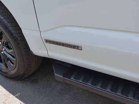 Used 2024 Ford F150 Lariat AWD/4WD image 13