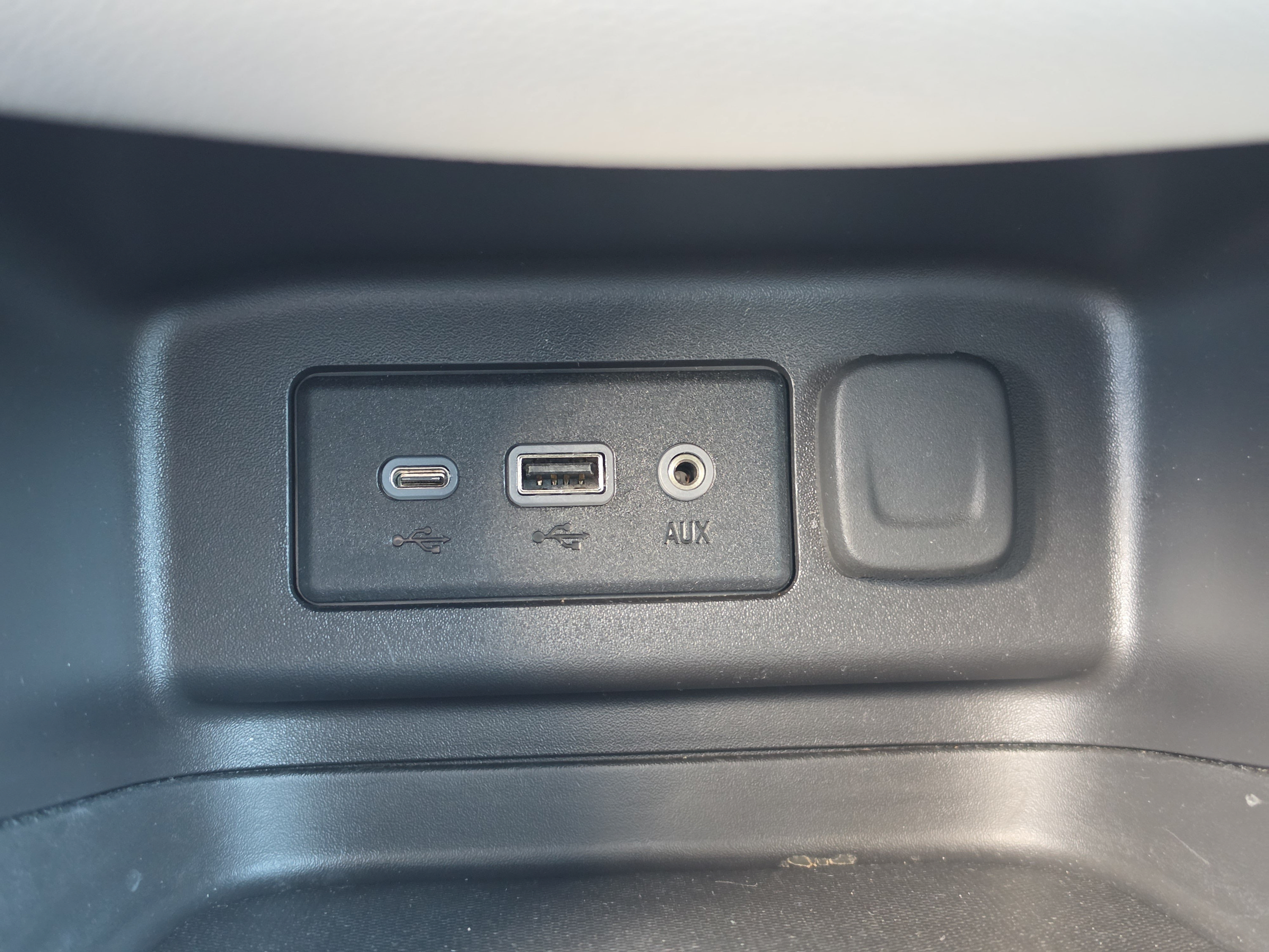 Used 2024 Chevrolet Equinox LT FWD image 29