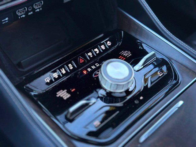 Used 2022 Jeep Grand Wagoneer Series II w/ Convenience Group III AWD/4WD image 13