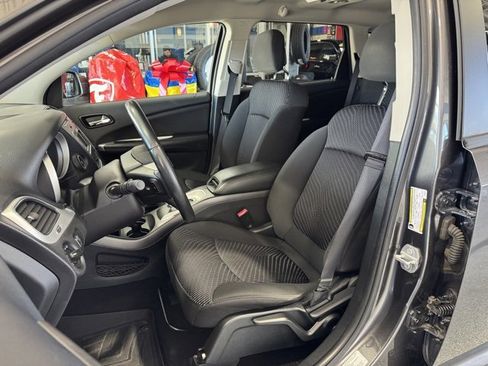Used 2016 Dodge Journey SE w/ Flexible Seating Group image 25