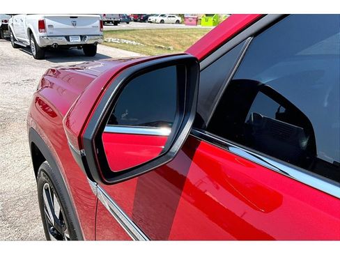 Used 2024 Volkswagen Atlas Cross Sport SE FWD image 33