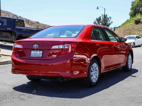 Used 2012 Toyota Camry LE FWD image 4