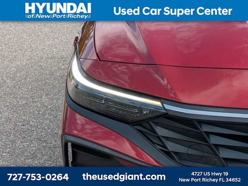 Used 2024 Hyundai Elantra SE FWD image 9