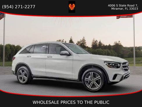 Used 2020 Mercedes-Benz GLC 300 w/ Premium Package image 7