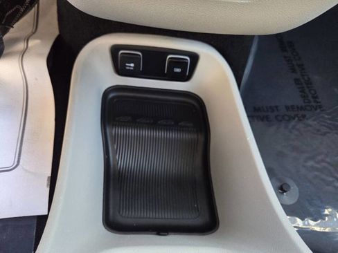 Used 2018 Chrysler Pacifica Touring Plus w/ Tire & Wheel Group image 27