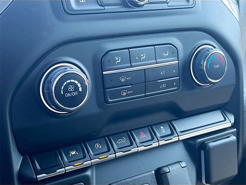 Used 2024 Chevrolet Silverado 1500 Custom image 15