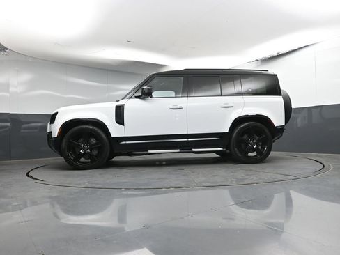 Used 2024 Land Rover Defender 110 X-Dynamic SE AWD/4WD image 30