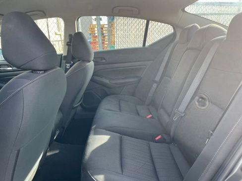 Used 2025 Nissan Altima 2.5 SV image 25