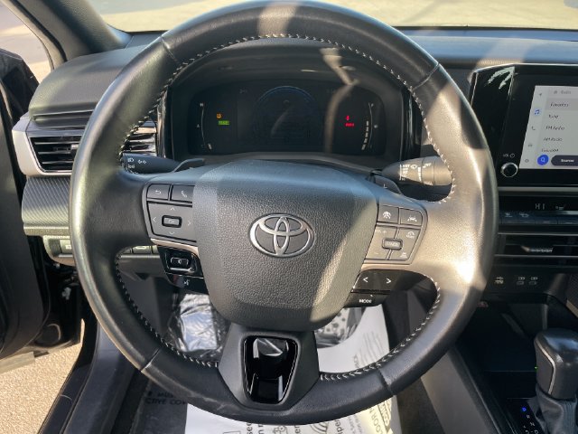 Used 2025 Toyota Camry SE FWD image 25