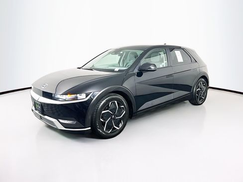 Used 2024 Hyundai Ioniq 5 SE RWD image 3