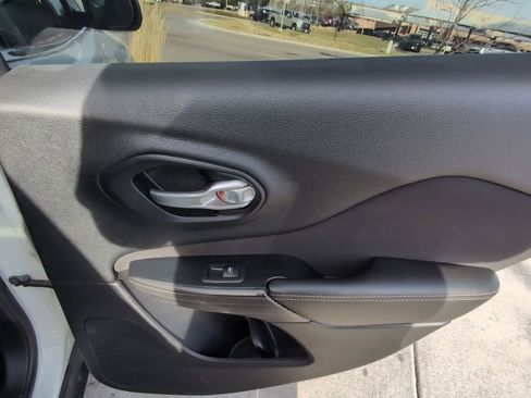 Used 2016 Jeep Cherokee Latitude image 26