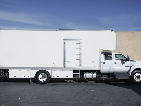 Used 2016 Ford F650 2WD Crew Cab Super Duty image 15