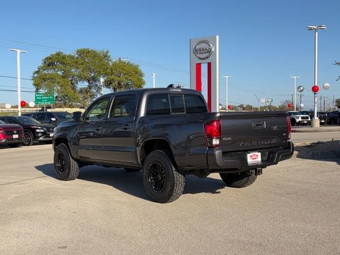 Used 2022 Toyota Tacoma SR image 6