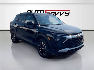 Used 2025 Chevrolet TrailBlazer LT image 1