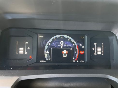 Certified 2025 Toyota Tacoma SR5 AWD/4WD image 10