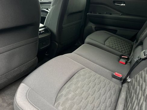 Used 2022 Nissan Pathfinder SV image 12