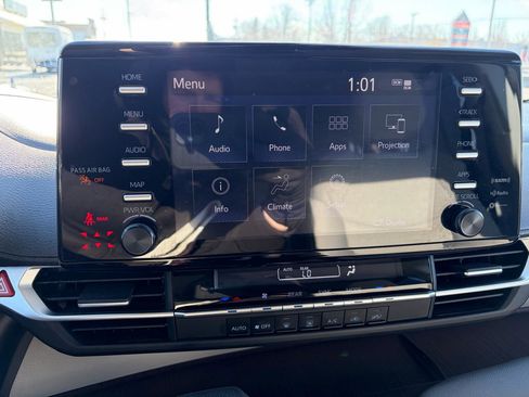 Used 2024 Toyota Sienna LE image 23