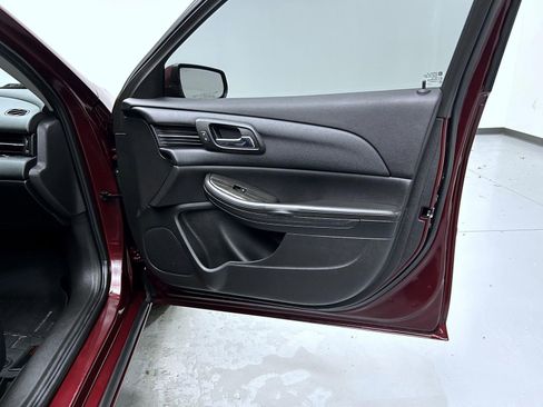 Used 2015 Chevrolet Malibu LT w/ Power Convenience Package image 16