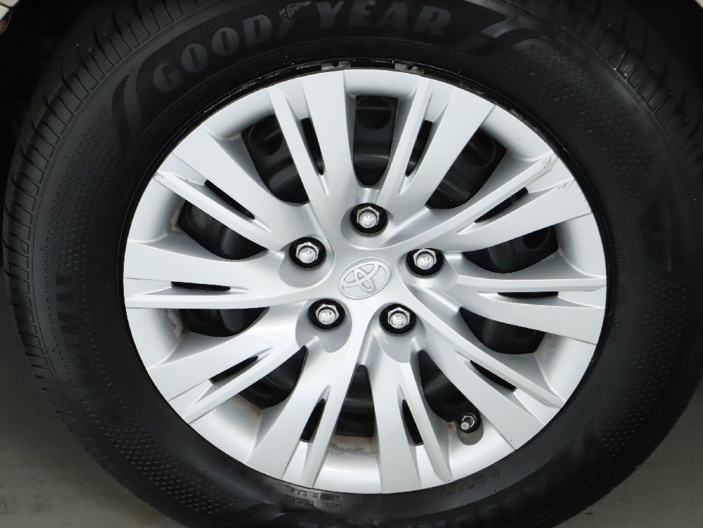 Used 2014 Toyota Camry LE FWD image 39