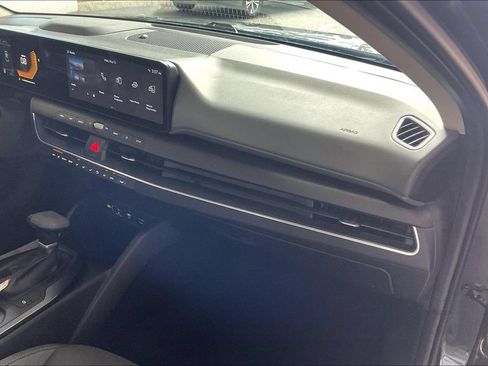 Used 2025 Kia K4 FWD image 24