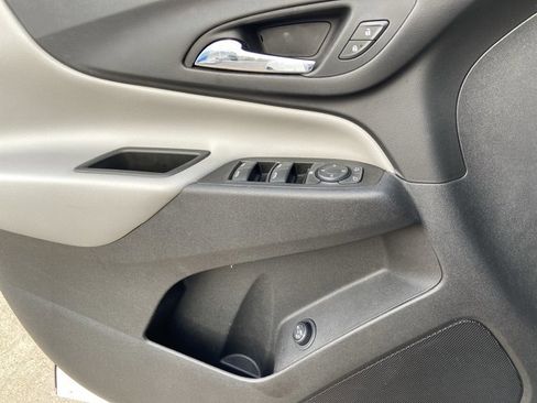 Used 2023 Chevrolet Equinox LT w/ Driver Convenience Package image 43