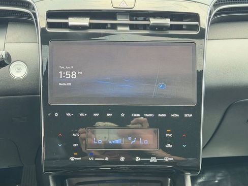 Certified 2022 Hyundai Santa Cruz Limited AWD/4WD image 13