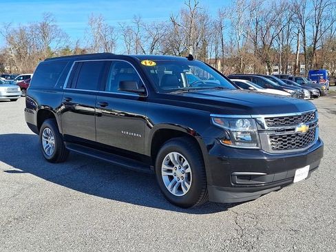 Used 2019 Chevrolet Suburban LT AWD/4WD image 3
