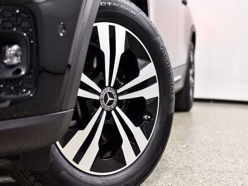 Certified 2025 Mercedes-Benz GLB 250 image 9