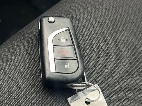 Used 2018 Toyota C-HR XLE image 25