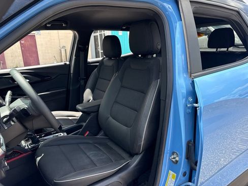 Used 2023 Chevrolet TrailBlazer RS FWD image 9