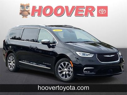 Used 2025 Chrysler Pacifica Pinnacle