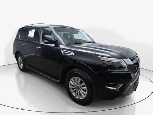 Used 2024 Nissan Armada SV AWD/4WD image 3