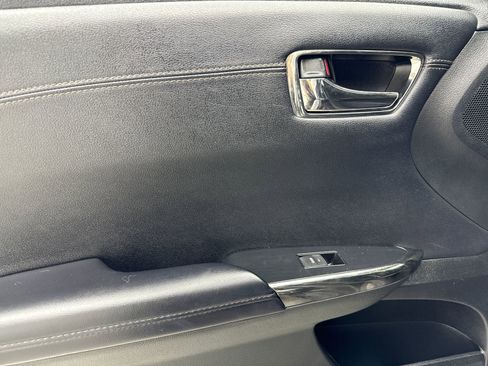 Used 2016 Toyota Avalon Limited FWD image 39