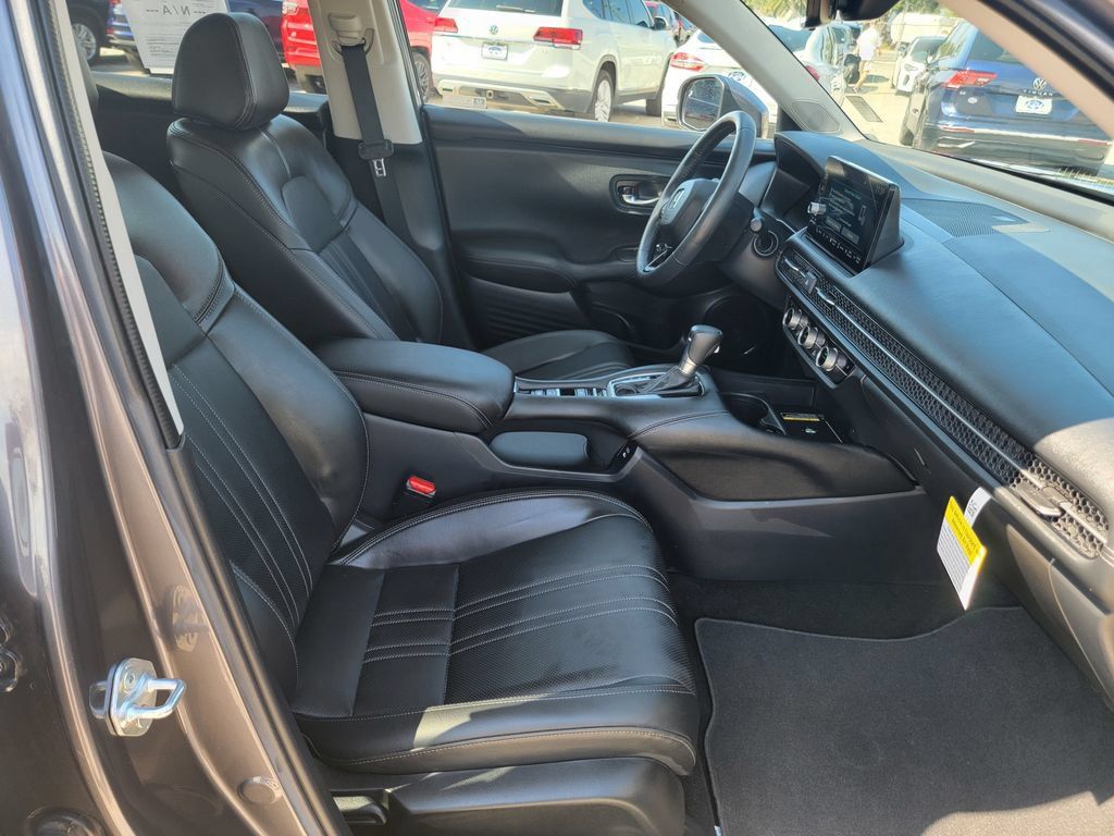 Used 2024 Honda HR-V EX-L image 6