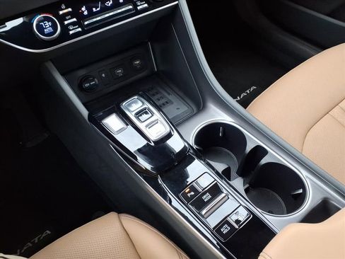 Used 2022 Hyundai Sonata Limited w/ Cargo Package image 22
