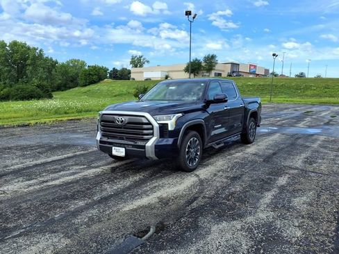 Used 2024 Toyota Tundra Limited AWD/4WD image 12